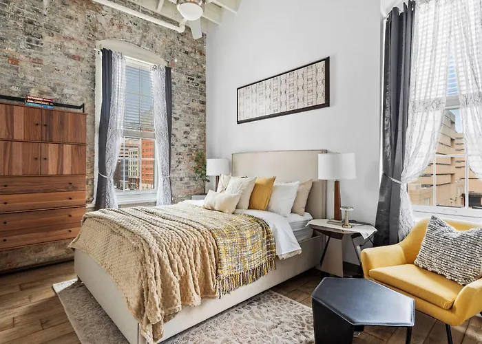 Downtown Free Parking Garage - 5 Min Walk Otr