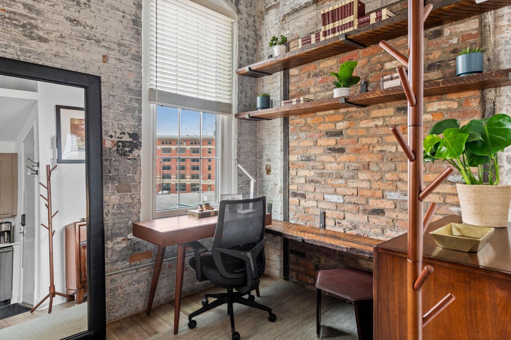Downtown Free Parking Garage - 5 Min Walk Otr Cincinnati